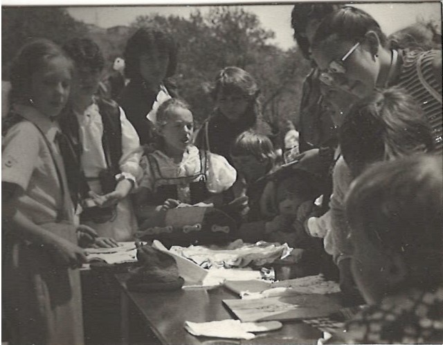 ГАПК. Фотофонд, 06687, негатив Пионерская ярмарка Солидарности в парке. 1986 год. ГАПК. Фотофонд, 06687, негатив Пионерская ярмарка Солидарности в парке. 1986 год.