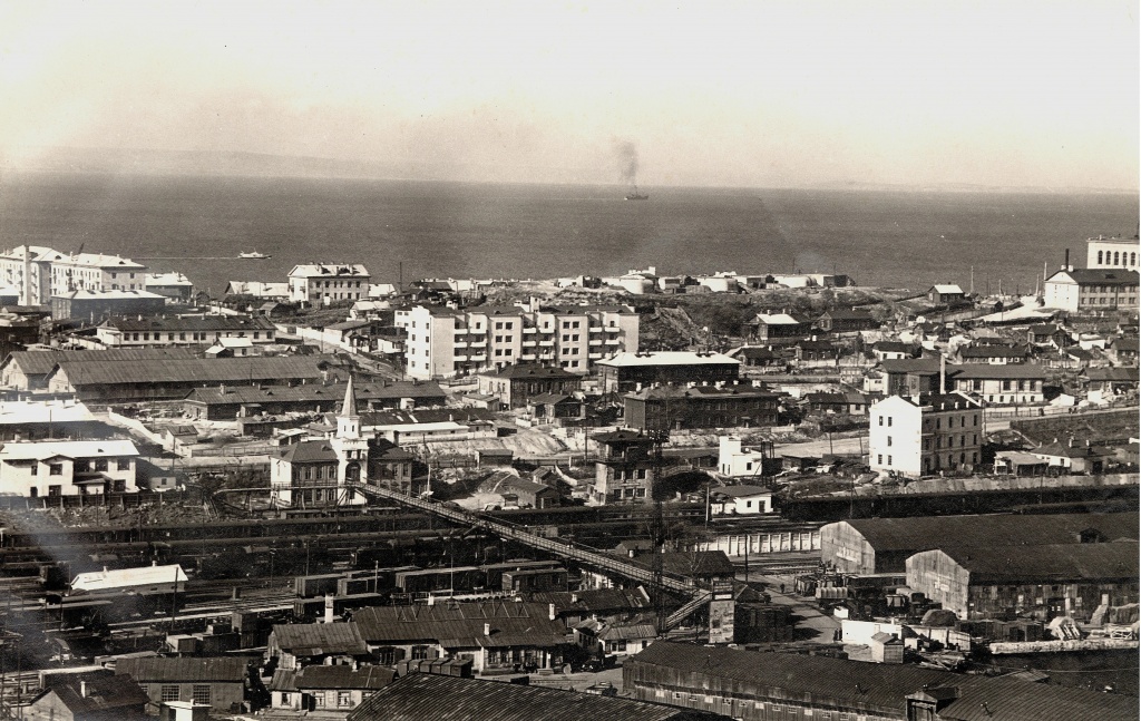 ГАПК. Фотофонд, фотоальбом №9. Панорама г. Владивостока, 1959 г. ГАПК. Фотофонд, фотоальбом №9. Панорама г. Владивостока, 1959 г.
